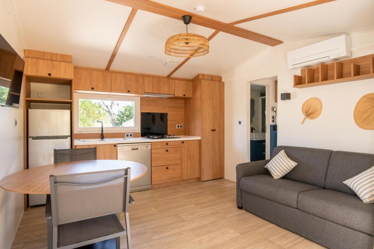 Toison D'Or Hotel รามาตูแอล ภายนอก รูปภาพ Interior of a mobile home