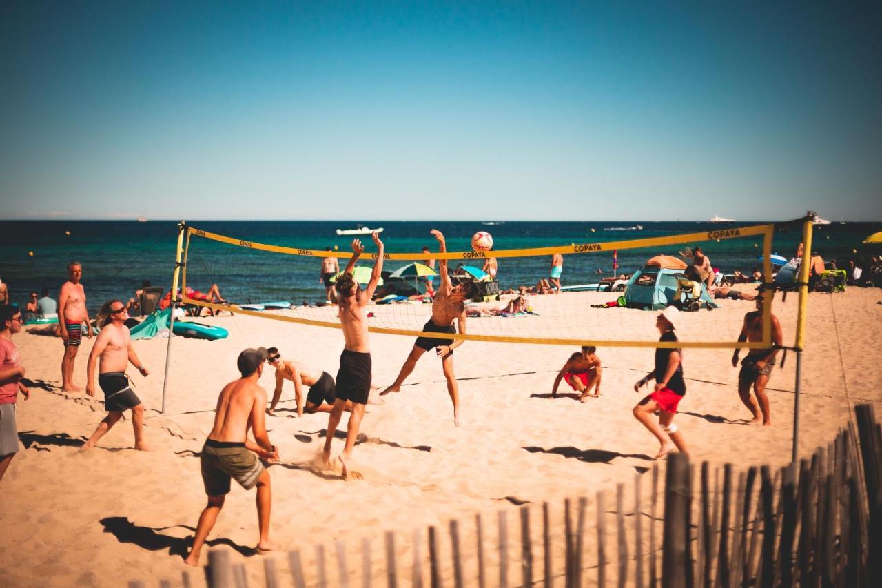 Toison D'Or Hotel รามาตูแอล ภายนอก รูปภาพ Beach volleyball at Grand Haven State Park