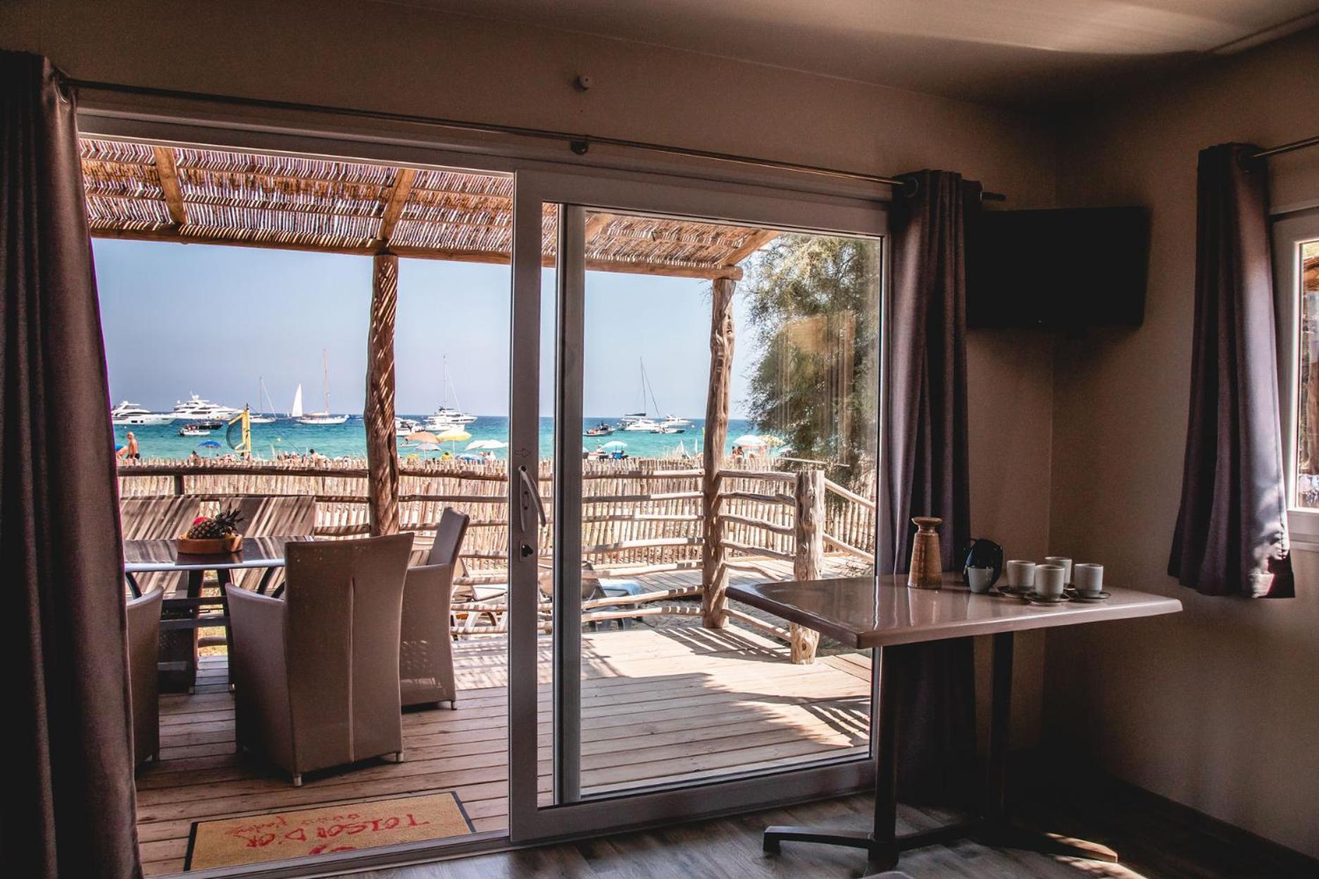 Toison D'Or Hotel รามาตูแอล ภายนอก รูปภาพ A room at the resort