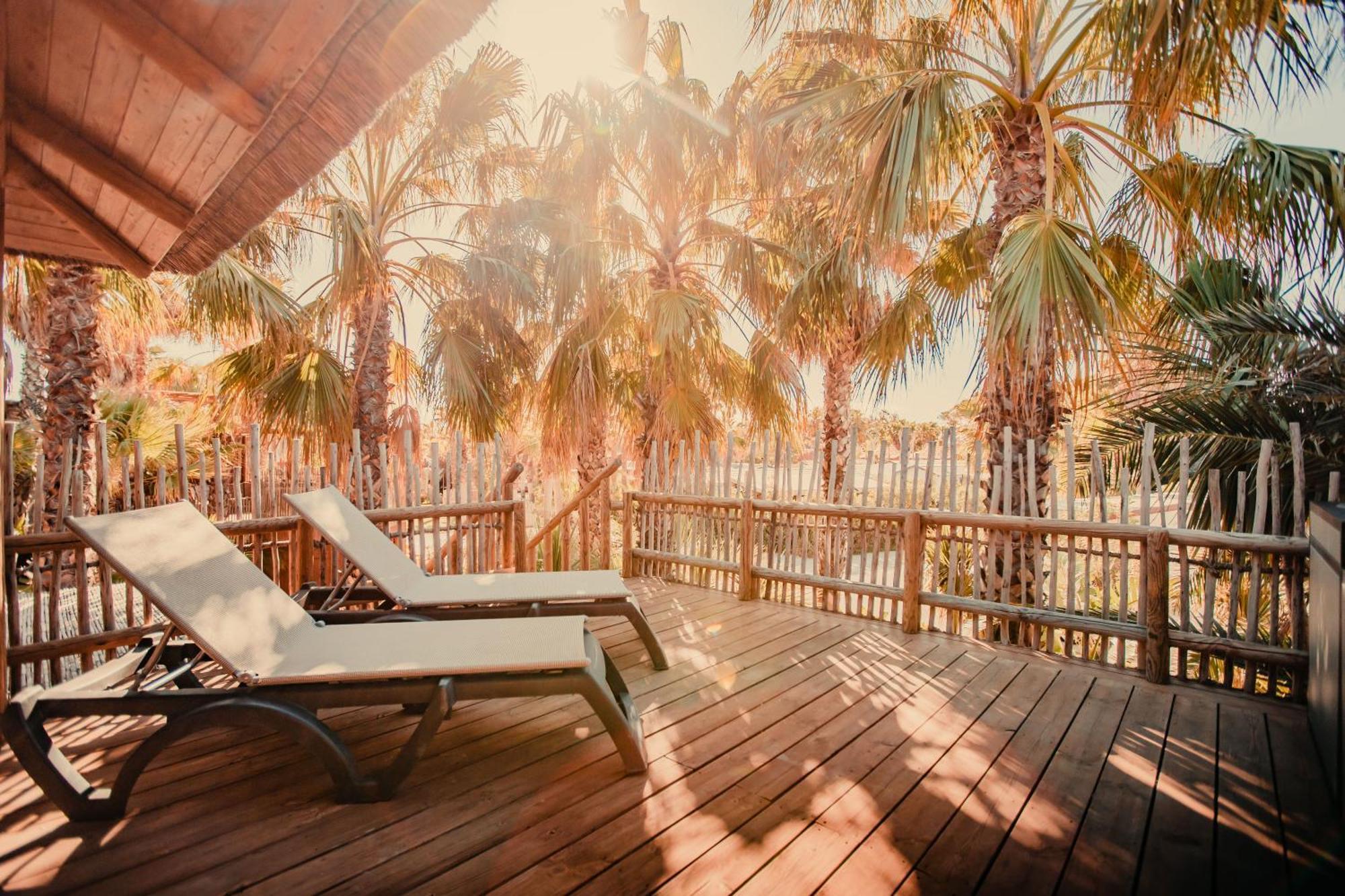 Toison D'Or Hotel รามาตูแอล ภายนอก รูปภาพ The view from the balcony of a villa at the resort