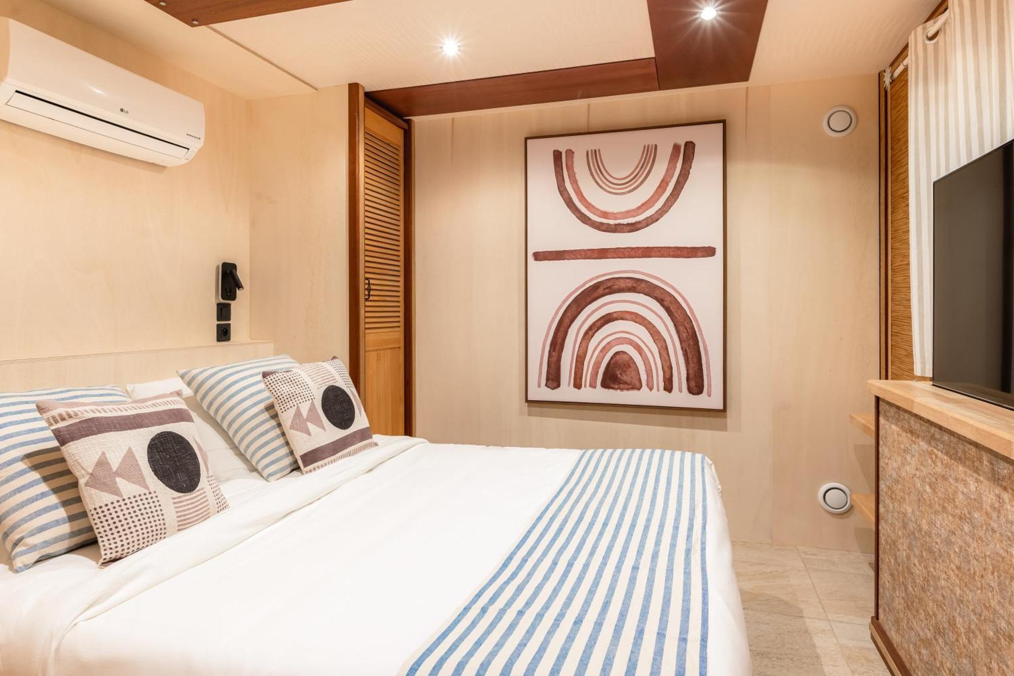 Toison D'Or Hotel รามาตูแอล ห้อง รูปภาพ A bedroom in the resort