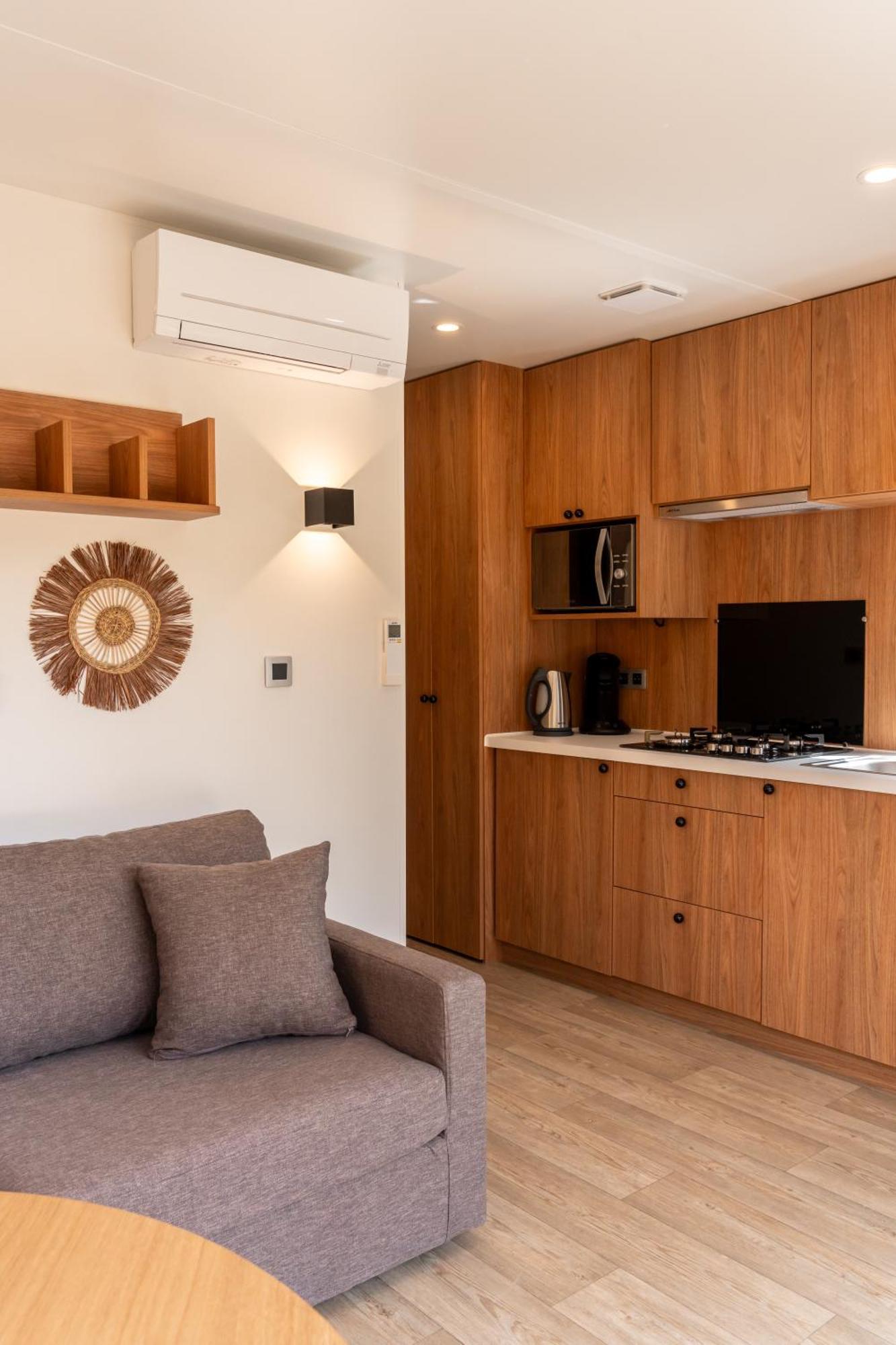 Toison D'Or Hotel รามาตูแอล ภายนอก รูปภาพ A kitchenette in a studio apartment