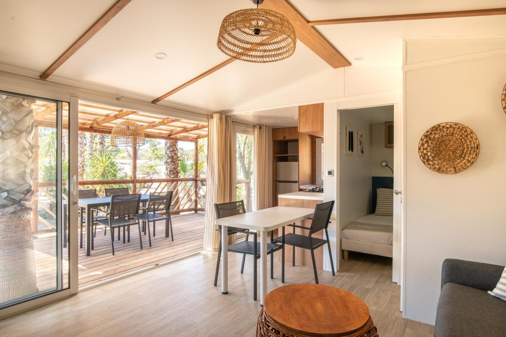 Toison D'Or Hotel รามาตูแอล ภายนอก รูปภาพ Interior of a mobile home